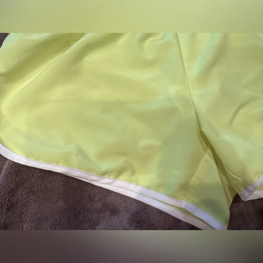 *GUC Sz M*Old Navy sport shorts - Picture 2 of 4